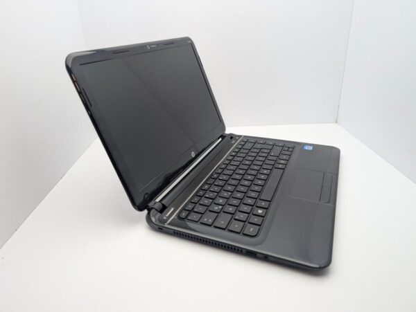 Ноутбук HP Pavilion SleekBook 14 / 14" (1366x768) TN / Intel Core i3-3217U (2 (4) ядра по 1.8 GHz) / 6 GB DDR3 / 240 GB SSD / Intel HD Graphics 4000 / WebCam - Зображення 3