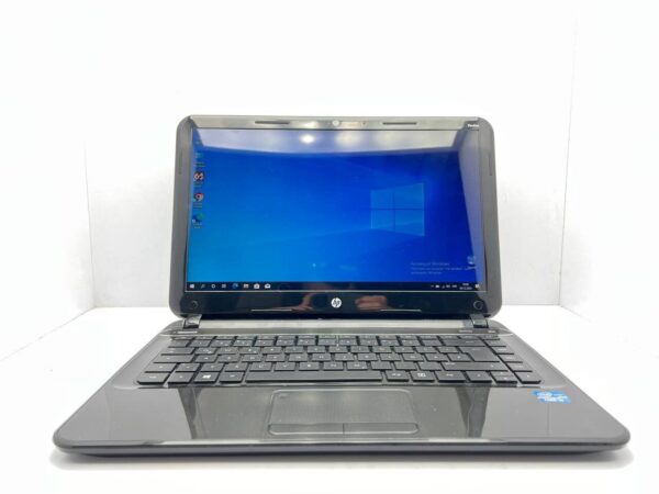 Ноутбук HP Pavilion SleekBook 15PC / 14" (1366x768) TN / Intel Core i3-3217U (2 (4) ядра по 1.8 GHz) / 4 GB DDR3 / 240 GB SSD / Intel HD Graphics 4000 / WebCam