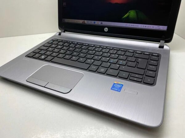 Ноутбук HP ProBook 430 G2 / 13.3" (1366x768) TN / Intel Core i3-5010U (2 (4) ядра по 2.1 GHz) / 8 GB DDR3 / 120 GB SSD / Intel HD Graphics 5500 / WebCam / Windows 10 - Зображення 3