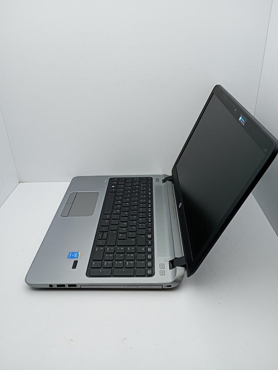Ноутбук HP ProBook 450 G2 / 15.6" (1366x768) TN / Intel Core i5-4210U (2 (4) ядра по 1.7 - 2.7 GHz) / 6 GB DDR3 / 240 GB SSD / Intel HD Graphics 4400 / WebCam - Зображення 4
