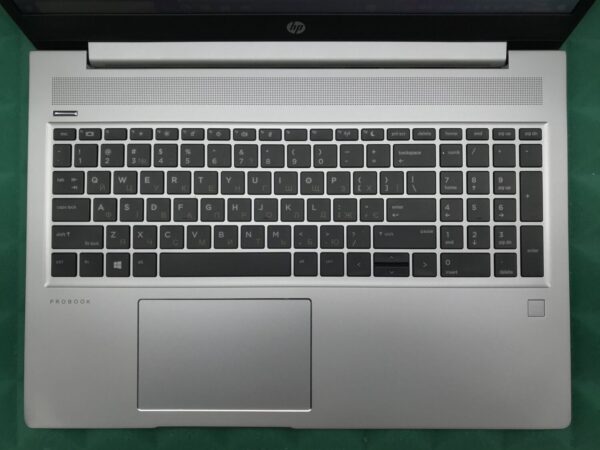 Ноутбук HP ProBook 450 G7 / 15.6" (1366x768) TN / Intel Core i3-10110U (2 (4) ядра по 2.1 - 4.1 GHz) / 8 GB DDR4 / 480 GB SSD / Intel UHD Graphics / WebCam / USB 3.1 / HDMI - Зображення 4