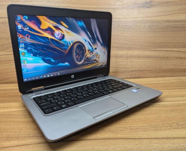 Ноутбук HP ProBook 640 G2 / 14" (1366x768) TN / Intel Core i5-6300U (2 (4) ядра по 2.4 - 3.0 GHz) / 8 GB DDR4 / 256 GB SSD / Intel HD Graphics 520 / WebCam / Fingerprint / Windows 10 - Зображення 4