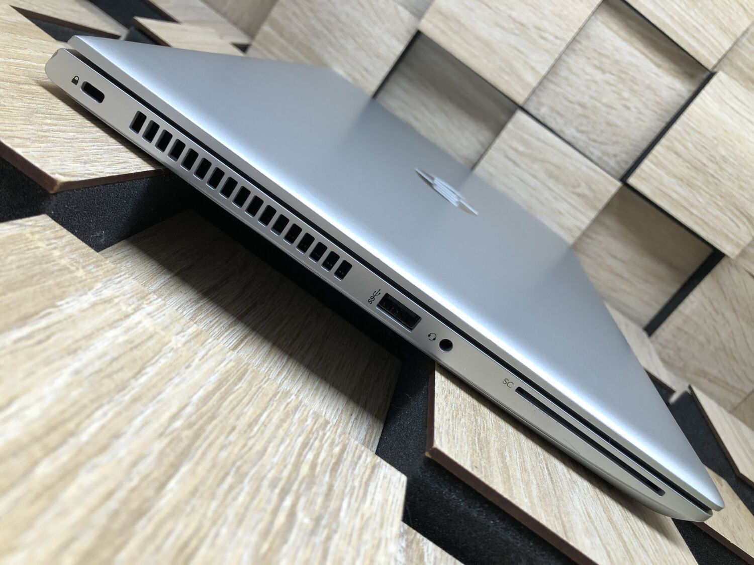 Ноутбук HP Probook 640 G4 / 14" (1366x768) TN / Intel Core i5-7300U (2 (4) ядра по 2.6 - 3.5 GHz) / 8 GB DDR4 / 250 GB SSD / Intel HD Graphics 620 / WebCam / Fingerprint / HDMI - Зображення 5