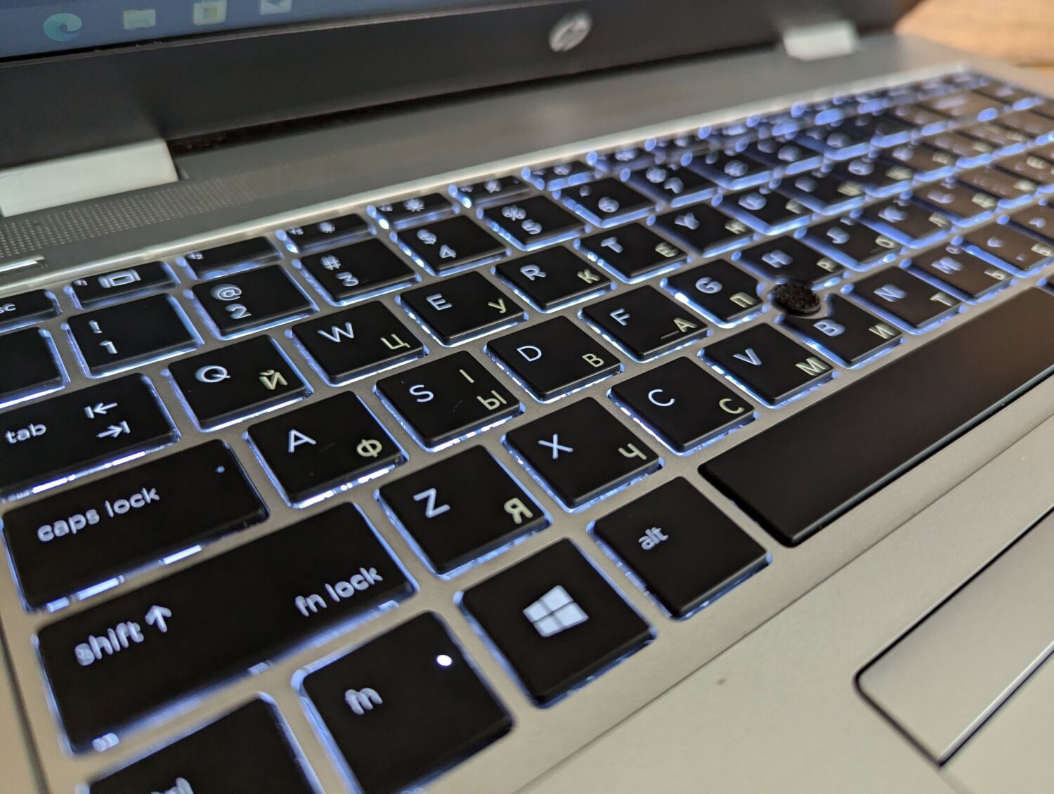 Ноутбук HP ProBook 640 G5 / 14" (1920x1080) IPS / Intel Core i5-8365U (4 (8) ядра по 1.6 - 4.1 GHz) / 8 GB DDR4 / 256 GB SSD / Intel UHD Graphics 620 / WebCam / Windows 10 - Зображення 6