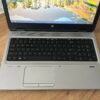 Ноутбук Б-клас HP ProBook 650 G3 / 15.6" (1366x768) TN / Intel Core i7-7600U (2 (4) ядра по 2.8 - 3.9 GHz) / 8 GB DDR4 / 256 GB SSD / AMD Radeon R7 M350, 2 GB DDR3, 64-bit / WebCam - Зображення 3