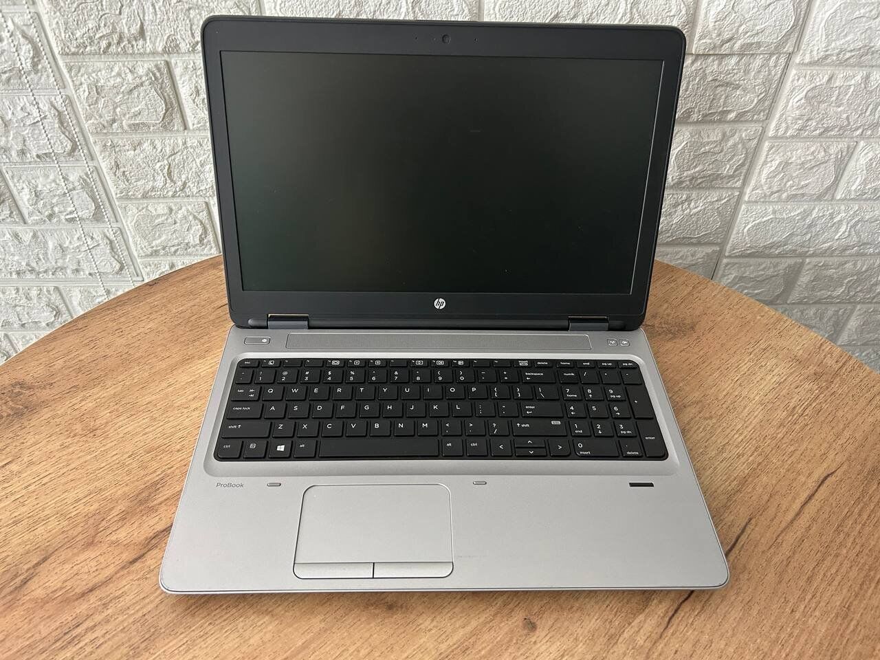 Ноутбук Б-клас HP ProBook 650 G3 / 15.6" (1366x768) TN / Intel Core i7-7600U (2 (4) ядра по 2.8 - 3.9 GHz) / 8 GB DDR4 / 256 GB SSD / AMD Radeon R7 M350, 2 GB DDR3, 64-bit / WebCam - Зображення 7