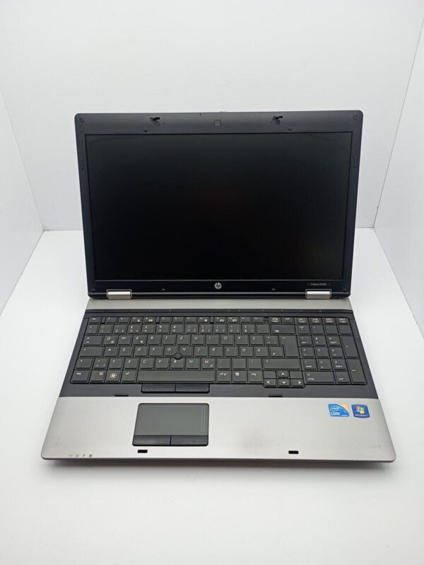 Ноутбук HP ProBook 6550b / 15.6" (1366x768) TN / Intel Core i3-370M (2 (4) ядра по 2.4 GHz) / 6 GB DDR3 / 320 GB HDD / Intel HD Graphics / WebCam / АКБ не тримає - Зображення 2