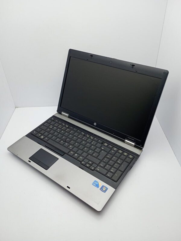 Ноутбук HP ProBook 6550b / 15.6" (1366x768) TN / Intel Core i3-370M (2 (4) ядра по 2.4 GHz) / 6 GB DDR3 / 320 GB HDD / Intel HD Graphics / WebCam / АКБ не тримає - Зображення 4