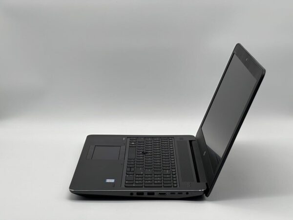 Ноутбук HP ZBook 15 G4 / 15.6" (1920x1080) TN / Intel Core i5-7440HQ (4 ядра по 2.8 - 3.8 GHz) / 8 GB DDR4 / 120 GB SSD / Intel HD Graphics 630 / WebCam - Зображення 4