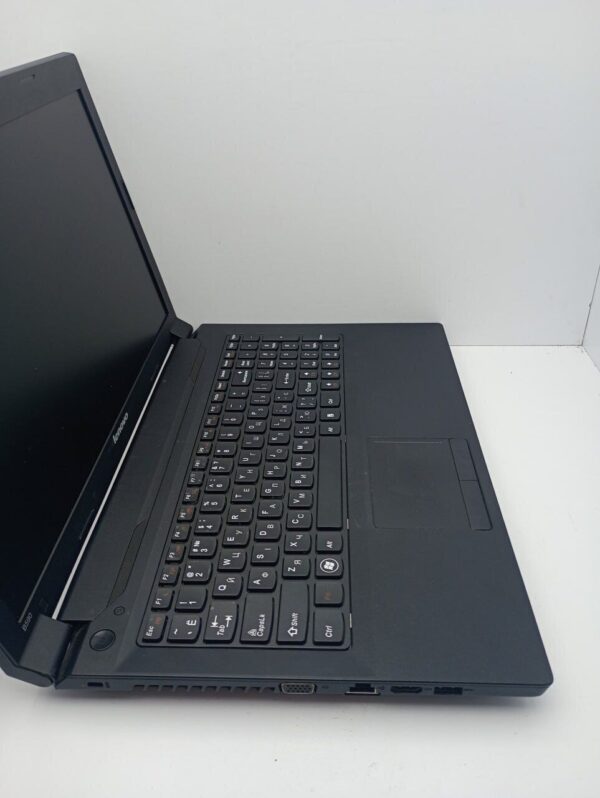 Ноутбук Lenovo B590 / 15.6" (1366x768) TN / Intel Pentium B960 (2 ядра по 2.2 GHz) / 6 GB DDR3 / 320 GB HDD / Intel HD Graphics / WebCam - Зображення 3