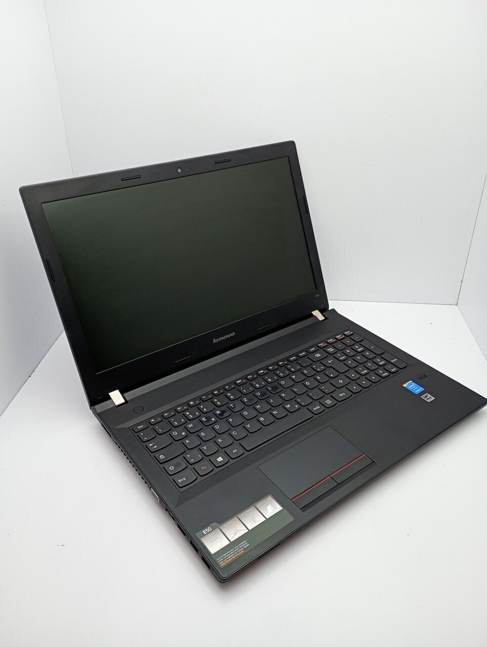 Ноутбук Lenovo E50-80 / 15.6" (1366x768) TN / Intel Core i3-5005U (2 (4) ядра по 2.0 GHz) / 6 GB DDR3 / 500 GB HDD / Intel HD Graphics 5500 / WebCam - Зображення 3