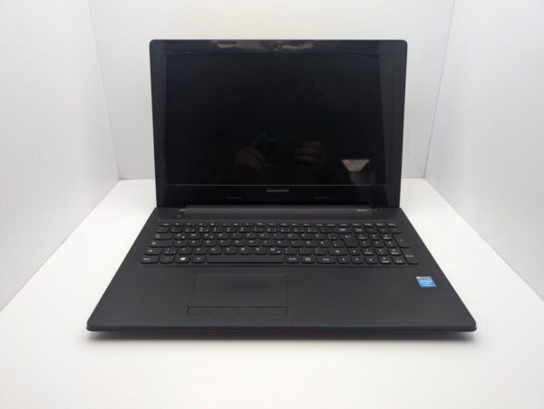 Ноутбук Lenovo G50-70 / 15.6" (1366x768) TN / Intel Core i3-4030U (2 (4) ядра по 1.9 GHz) / 6 GB DDR3 / 120 GB SSD / Intel HD Graphics 4400 / WebCam - Зображення 2