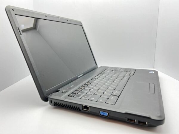 Ноутбук Lenovo G550 / 15.6" (1366x768) TN / Intel Pentium T4400 (2 ядра по 2.2 GHz) / 4 GB DDR3 / 160 GB HDD / Intel GMA 4500M Graphics / WebCam / АКБ не тримає - Зображення 3