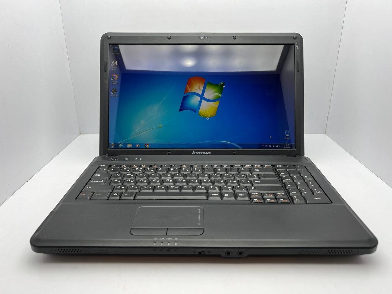 Ноутбук Lenovo G550 / 15.6" (1366x768) TN / Intel Pentium T4400 (2 ядра по 2.2 GHz) / 4 GB DDR3 / 500 GB HDD / Intel GMA 4500M Graphics / WebCam - Зображення 2