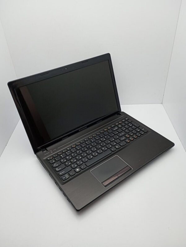 Ноутбук Lenovo G580 / 15.6" (1366x768) TN / Intel Core i3-2348M (2 (4) ядра по 2.3 GHz) / 6 GB DDR3 / 500 GB HDD / Intel HD Graphics 3000 / WebCam - Зображення 3