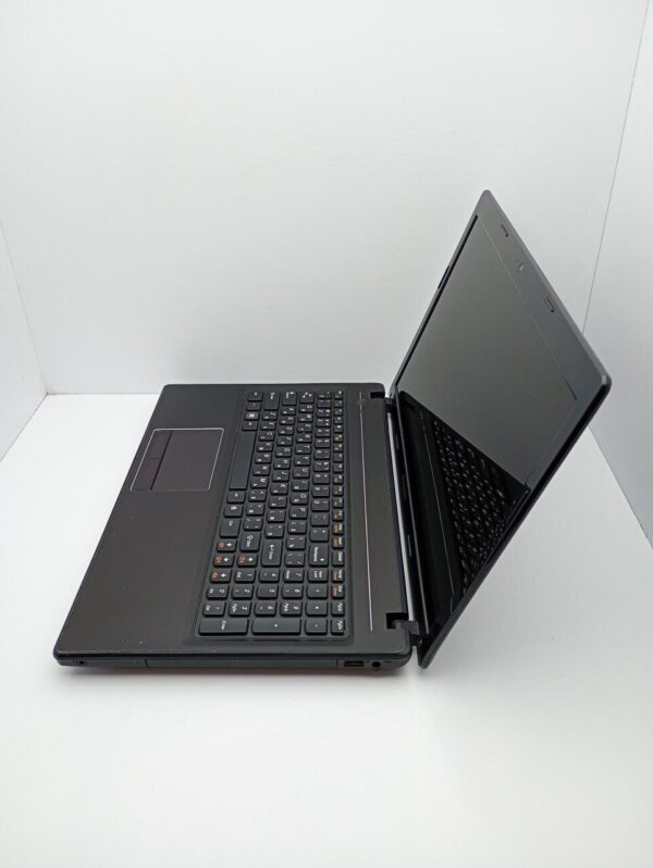 Ноутбук Lenovo G580 / 15.6" (1366x768) TN / Intel Core i3-2348M (2 (4) ядра по 2.3 GHz) / 6 GB DDR3 / 500 GB HDD / Intel HD Graphics 3000 / WebCam - Зображення 6
