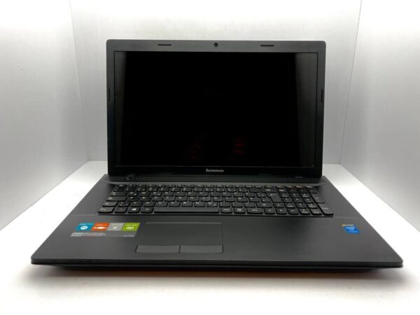 Ноутбук Lenovo G700 / 17.3" (1600x900) TN / Intel Pentium 2020M (2 ядра по 2.4 GHz) / 4 GB DDR3 / 1000 GB HDD / Intel HD Graphics / WebCam / АКБ не держит - Зображення 2