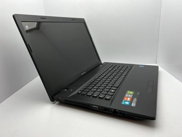 Ноутбук Lenovo G700 / 17.3" (1600x900) TN / Intel Pentium 2020M (2 ядра по 2.4 GHz) / 4 GB DDR3 / 1000 GB HDD / Intel HD Graphics / WebCam / АКБ не держит - Зображення 3
