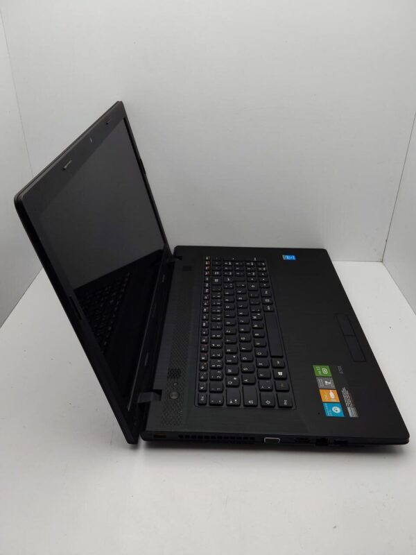 Ноутбук Lenovo G700 / 17.3" (1600x900) TN / Intel Pentium 2020M (2 ядра по 2.4 GHz) / 6 GB DDR3 / 1000 GB HDD / Intel HD Graphics / WebCam - Зображення 5