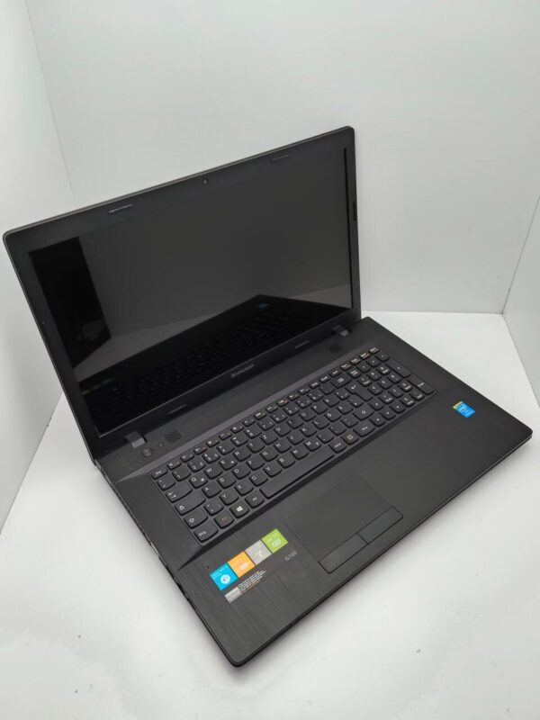 Ноутбук Lenovo G700 / 17.3" (1600x900) TN / Intel Pentium 2020M (2 ядра по 2.4 GHz) / 6 GB DDR3 / 1000 GB HDD / Intel HD Graphics / WebCam - Зображення 3