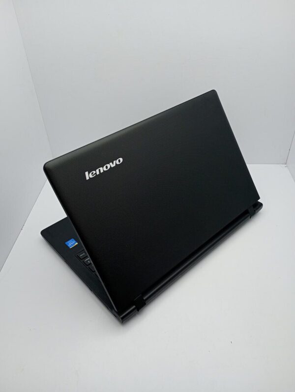 Ноутбук Lenovo Ideapad 100-15 / 15.6" (1366x768) TN / Intel Celeron N2840 (2 ядра по 2.16 - 2.58 GHz) / 8 GB DDR3 / 120 GB SSD / Intel HD Graphics / WebCam - Зображення 8