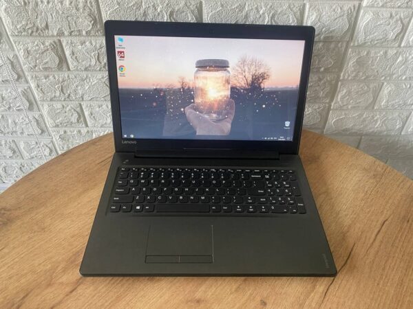Ноутбук Lenovo IdeaPad 320-15IKB / 15.6" (1366x768) TN / Intel Core i5-7200U (2 (4) ядра по 2.5 - 3.1 GHz) / 8 GB DDR4 / 240 GB SSD / Intel HD Graphics 620 / WebCam / HDMI - Зображення 2