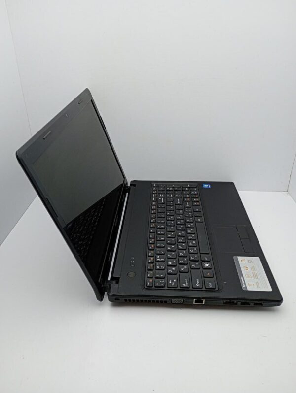 Ноутбук Lenovo IdeaPad G570 / 15.6" (1366x768) TN / Intel Core i3-2330M (2 (4) ядра по 2.2 GHz) / 6 GB DDR3 / 500 GB HDD / Intel HD Graphics / WebCam - Зображення 5