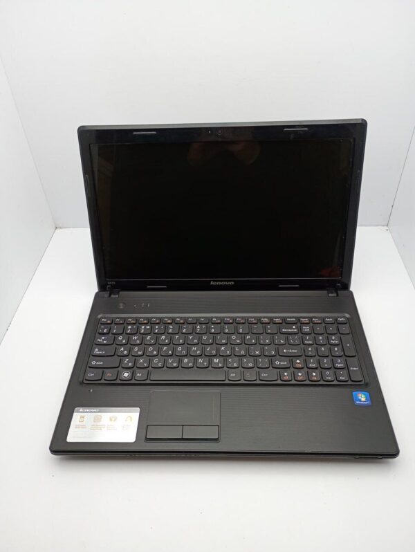 Ноутбук Lenovo IdeaPad G570 / 15.6" (1366x768) TN / Intel Core i3-2330M (2 (4) ядра по 2.2 GHz) / 6 GB DDR3 / 500 GB HDD / Intel HD Graphics / WebCam - Зображення 2