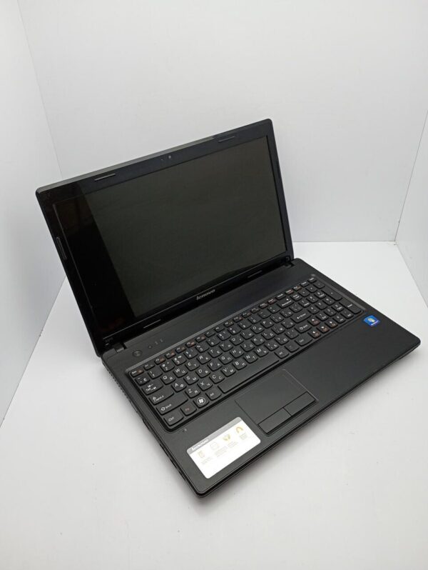 Ноутбук Lenovo IdeaPad G570 / 15.6" (1366x768) TN / Intel Core i3-2330M (2 (4) ядра по 2.2 GHz) / 6 GB DDR3 / 500 GB HDD / Intel HD Graphics / WebCam - Зображення 3