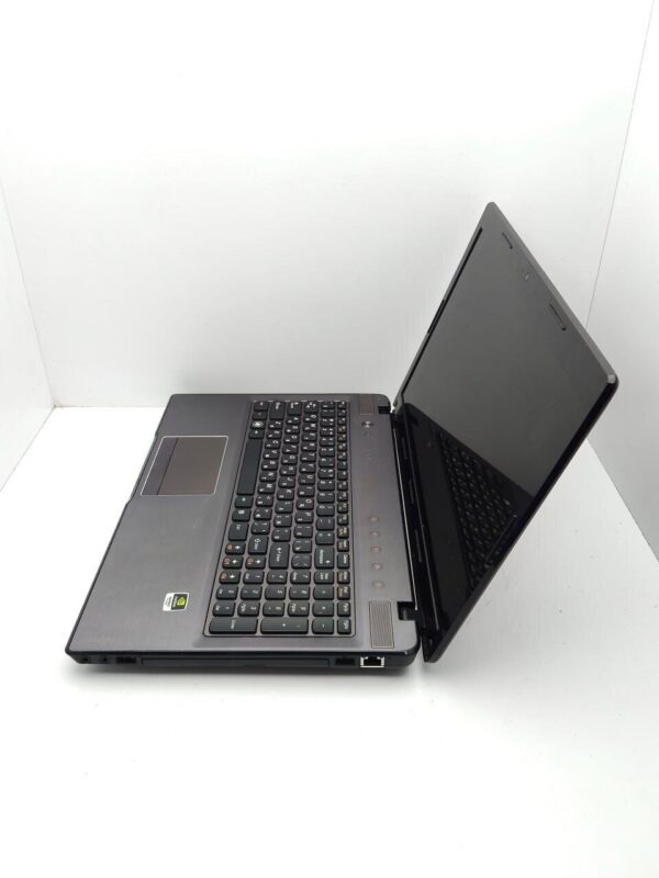 Ноутбук Lenovo IdeaPad Z570 / 15.6" (1366x768) TN / Intel Core i5-2450M (2 (4) ядра по 2.5 - 3.1 GHz) / 6 GB DDR3 / 500 GB HDD / nVidia GeForce GT 540M, 1 GB DDR3, 64-bit / WebCam - Зображення 6