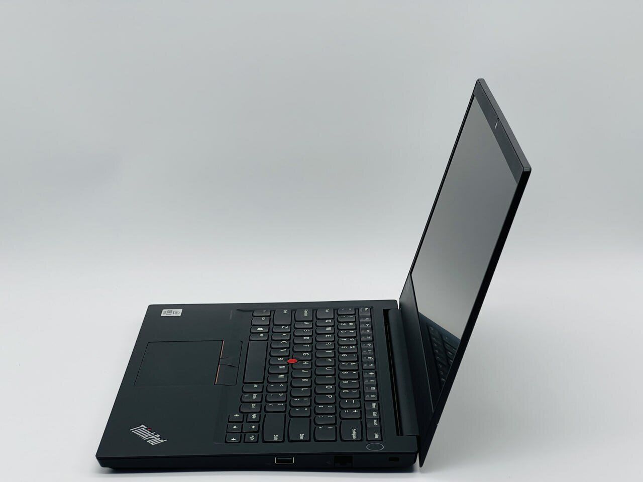 Ноутбук Lenovo ThinkPad E14 / 14" (1920x1080) IPS / Intel Core i5-10210U (4 (8) ядра по 1.6 - 4.2 GHz) / 8 GB DDR4 / 240 GB SSD / Intel UHD Graphics / WebCam - Зображення 4
