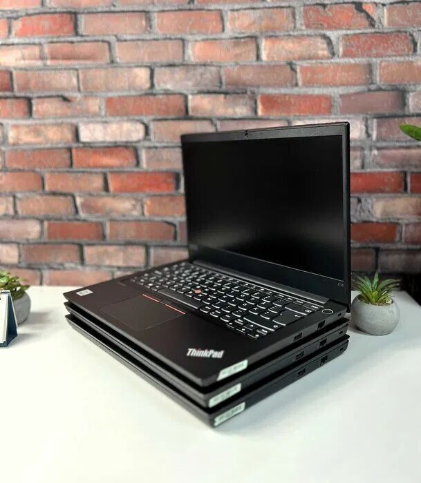 Ноутбук Lenovo ThinkPad E14 / 14" (1920x1080) IPS / Intel Core i5-10210U (4 (8) ядра по 1.6 - 4.2 GHz) / 8 GB DDR4 / 256 GB SSD / Intel UHD Graphics / WebCam / Win 10 Pro - Зображення 9