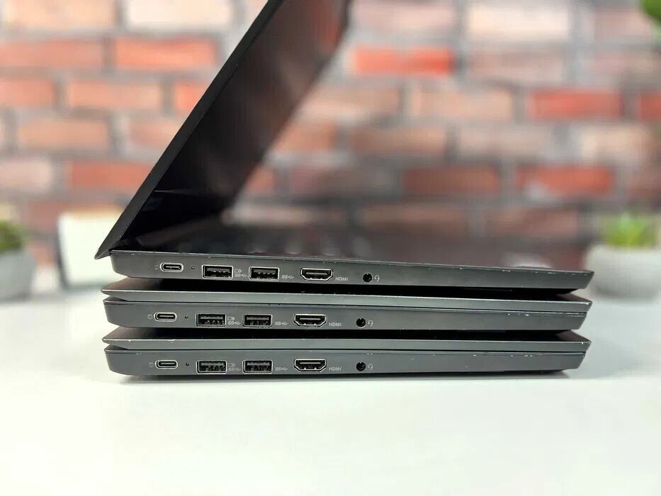 Ноутбук Lenovo ThinkPad E14 / 14" (1920x1080) IPS / Intel Core i5-10210U (4 (8) ядра по 1.6 - 4.2 GHz) / 8 GB DDR4 / 256 GB SSD / Intel UHD Graphics / WebCam / Win 10 Pro - Зображення 4