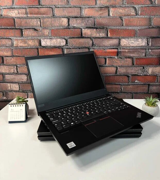 Ноутбук Lenovo ThinkPad E14 / 14" (1920x1080) IPS / Intel Core i5-10210U (4 (8) ядра по 1.6 - 4.2 GHz) / 8 GB DDR4 / 256 GB SSD / Intel UHD Graphics / WebCam / Win 10 Pro - Зображення 7