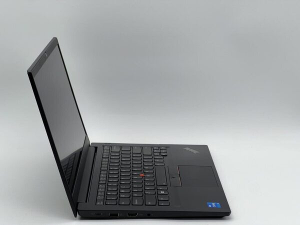 Ноутбук Lenovo ThinkPad E14 Gen 2 / 14" (1920x1080) IPS / Intel Core i5-1135G7 (4 (8) ядра по 2.4 - 4.2 GHz) / 16 GB DDR4 / 240 GB SSD / Intel Iris Xe Graphics / WebCam - Зображення 4