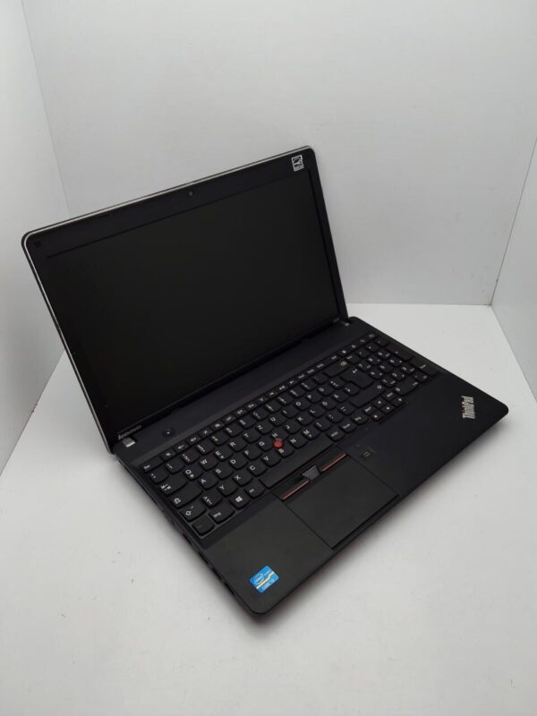Ноутбук Lenovo ThinkPad E530 / 15.6" (1366x768) TN / Intel Core i5-3210M (2 (4) ядра по 2.5 - 3.1 GHz) / 6 GB DDR3 / 320 GB HDD / Intel HD Graphics 4000 / WebCam - Зображення 3