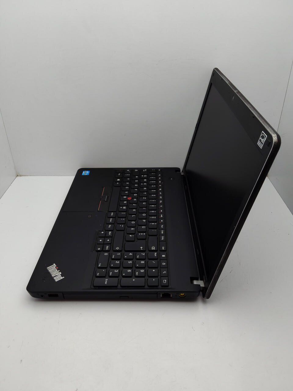 Ноутбук Lenovo ThinkPad E530 / 15.6" (1366x768) TN / Intel Core i5-3210M (2 (4) ядра по 2.5 - 3.1 GHz) / 6 GB DDR3 / 320 GB HDD / Intel HD Graphics 4000 / WebCam - Зображення 6