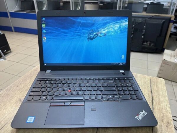 Ноутбук Lenovo ThinkPad E560 / 15.6" (1366x768) TN / Intel Core i5-6200U (2 (4) ядра по 2.3 - 2.8 GHz) / 8 GB DDR4 / 500 GB HDD / Intel HD Graphics 520 / WebCam / HDMI - Зображення 2