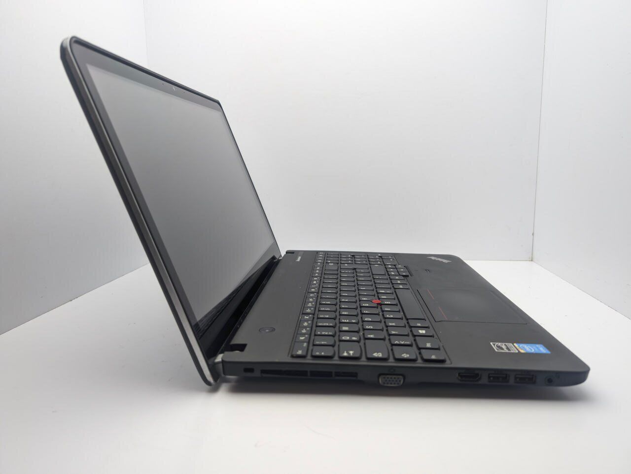 Ноутбук Lenovo ThinkPad Edge E540 / 15.6" (1366x768) TN Touch / Intel Core i7-4712MQ (4 (8) ядра по 2.3 - 3.3 GHz) / 8 GB DDR3 / 256 GB SSD / Intel HD Graphics 4600 / WebCam - Зображення 5