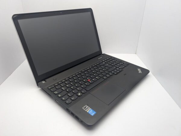 Ноутбук Lenovo ThinkPad Edge E540 / 15.6" (1366x768) TN Touch / Intel Core i7-4712MQ (4 (8) ядра по 2.3 - 3.3 GHz) / 8 GB DDR3 / 256 GB SSD / Intel HD Graphics 4600 / WebCam / Без АКБ - Зображення 3