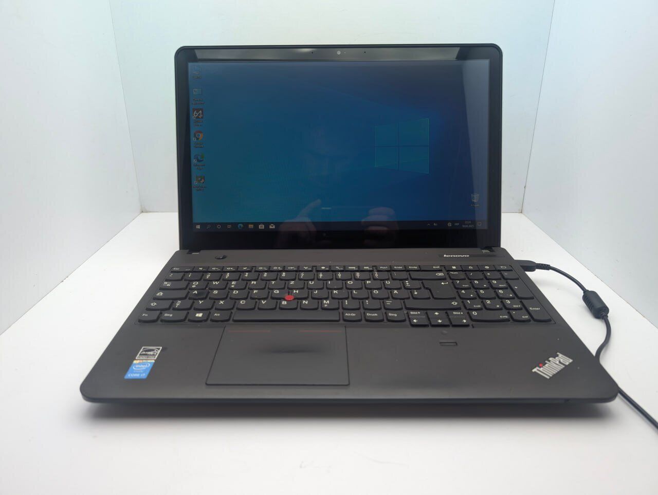 Ноутбук Lenovo ThinkPad Edge E540 / 15.6" (1366x768) TN Touch / Intel Core i7-4712MQ (4 (8) ядра по 2.3 - 3.3 GHz) / 8 GB DDR3 / 256 GB SSD / Intel HD Graphics 4600 / WebCam - Зображення 7