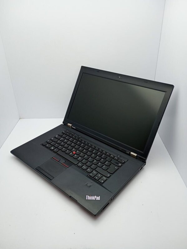 Ноутбук Lenovo ThinkPad L530 / 15" (1366x768) TN / Intel Core i3-3110M (2 (4) ядра по 2.4 GHz) / 6 GB DDR3 / 500 GB HDD / Intel HD Graphics 4000 / WebCam / АКБ не тримає - Зображення 4