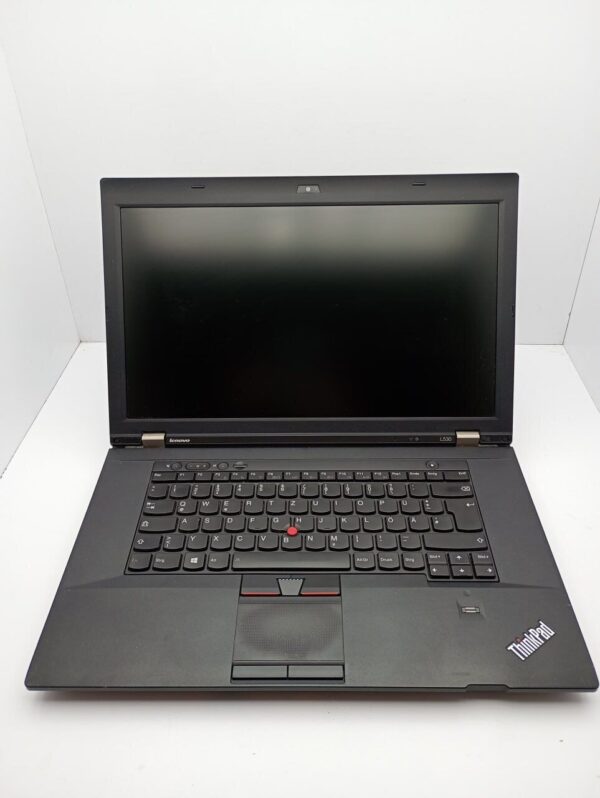 Ноутбук Lenovo ThinkPad L530 / 15" (1366x768) TN / Intel Core i3-3110M (2 (4) ядра по 2.4 GHz) / 6 GB DDR3 / 500 GB HDD / Intel HD Graphics 4000 / WebCam / АКБ не тримає - Зображення 2