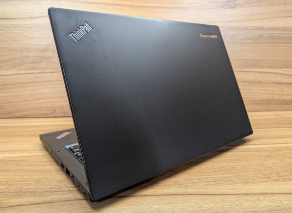 Ноутбук Lenovo ThinkPad T440s / 14" (1600x900) TN / Intel Core i7-4600U (2 (4) ядра по 2.1 - 3.3 GHz) / 8 GB DDR3 / 256 GB SSD / Intel HD Graphics 4400 / WebCam / Fingerprint / Windows 10 - Зображення 7