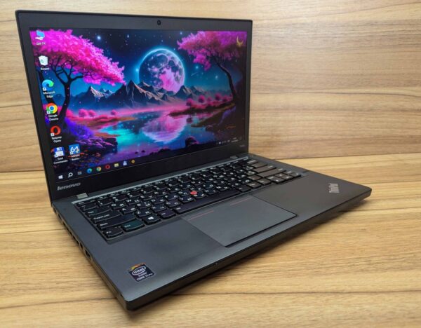 Ноутбук Lenovo ThinkPad T440s / 14" (1920x1080) IPS / Intel Core i7-4600U (2 (4) ядра по 2.1 - 3.3 GHz) / 8 GB DDR3 / 256 GB SSD / Intel HD Graphics 4400 / WebCam / Fingerprint / Windows 10 - Зображення 4