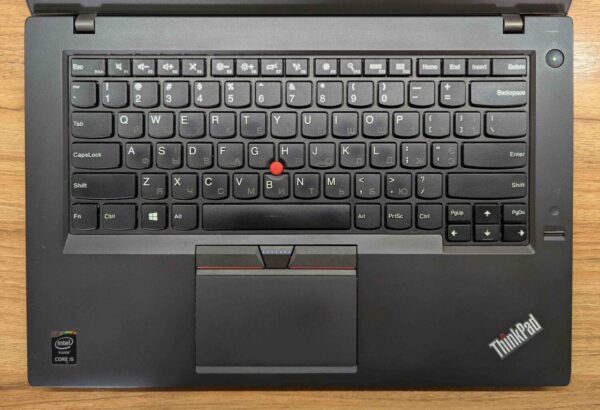 Ноутбук Lenovo ThinkPad T450 / 14" (1366x768) TN / Intel Core i5-5200U (2 (4) ядра по 2.2 - 2.7 GHz) / 8 GB DDR3 / 256 GB SSD / Intel HD Graphics 5500 / WebCam / Fingerprint / Windows 10 - Зображення 3