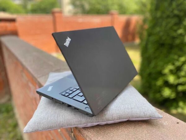 Ноутбук Lenovo ThinkPad T460 / 14" (1920x1080) IPS / Intel Core i5-6300U (2 (4) ядра по 2.4 - 3.0 GHz) / 8 GB DDR3 / 128 GB SSD / Intel HD Graphics 520 / WebCam / HDMI / Windows 10 - Зображення 9