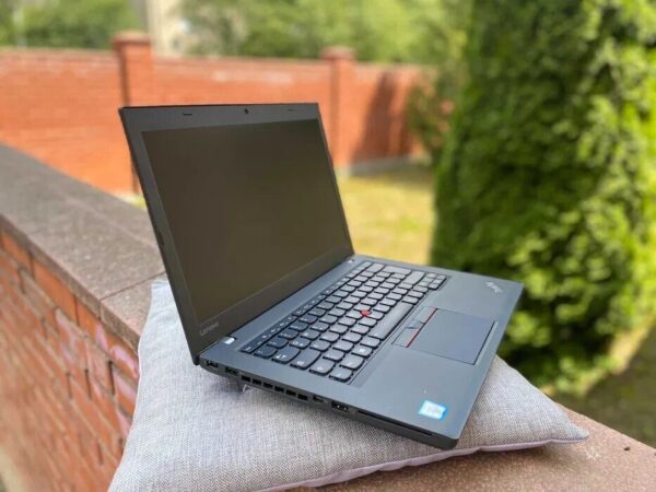 Ноутбук Lenovo ThinkPad T460 / 14" (1920x1080) IPS / Intel Core i5-6300U (2 (4) ядра по 2.4 - 3.0 GHz) / 8 GB DDR3 / 128 GB SSD / Intel HD Graphics 520 / WebCam / HDMI / Windows 10 - Зображення 8