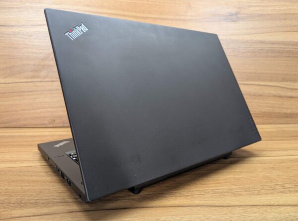 Ноутбук Lenovo ThinkPad T460 / 14" (1920x1080) IPS / Intel Core i7-6600U (2 (4) ядра по 2.6 - 3.4 GHz) / 8 GB DDR4 / 240 GB SSD / Intel HD Graphics 520 / WebCam / TouchID / Windows 10 - Зображення 7
