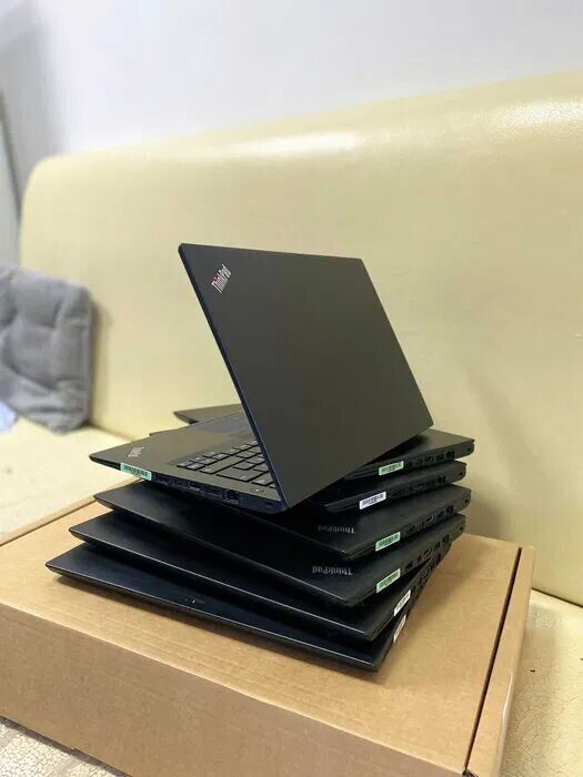 Ноутбук Lenovo ThinkPad T460s / 14" (1920x1080) IPS / Intel Core i5-6300U (2 (4) ядра по 2.4 - 3.0 GHz) / 8 GB DDR4 / 256 GB SSD / Intel HD Graphics 520 / WebCam / HDMI / Два АКБ / Windows 10 Pro - Зображення 8